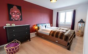 -Panorama-Bergblick- Dampfbad-Dusche und Aussenbett