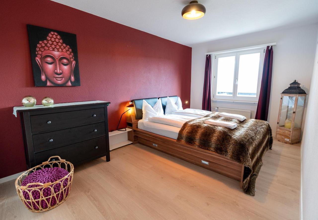 Ferienwohnung -Panorama-Bergblick- Dampfbad-Dusche und Aussenbett Flims Exterior foto